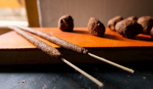 Natural agarwood incense making process